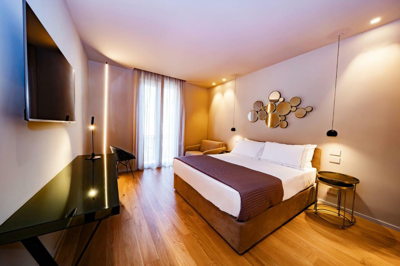 Elite Accommodations & Hydromassage Pool Reggio di Calabria Exterior photo