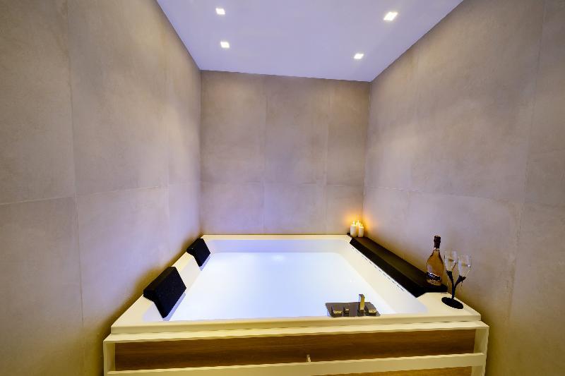 Elite Accommodations & Hydromassage Pool Reggio di Calabria Exterior photo